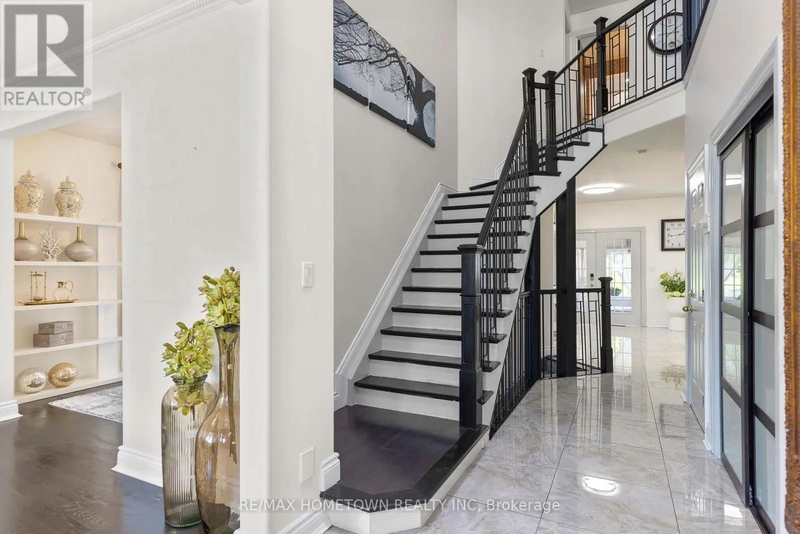 1020 CRESTWOOD DRIVE