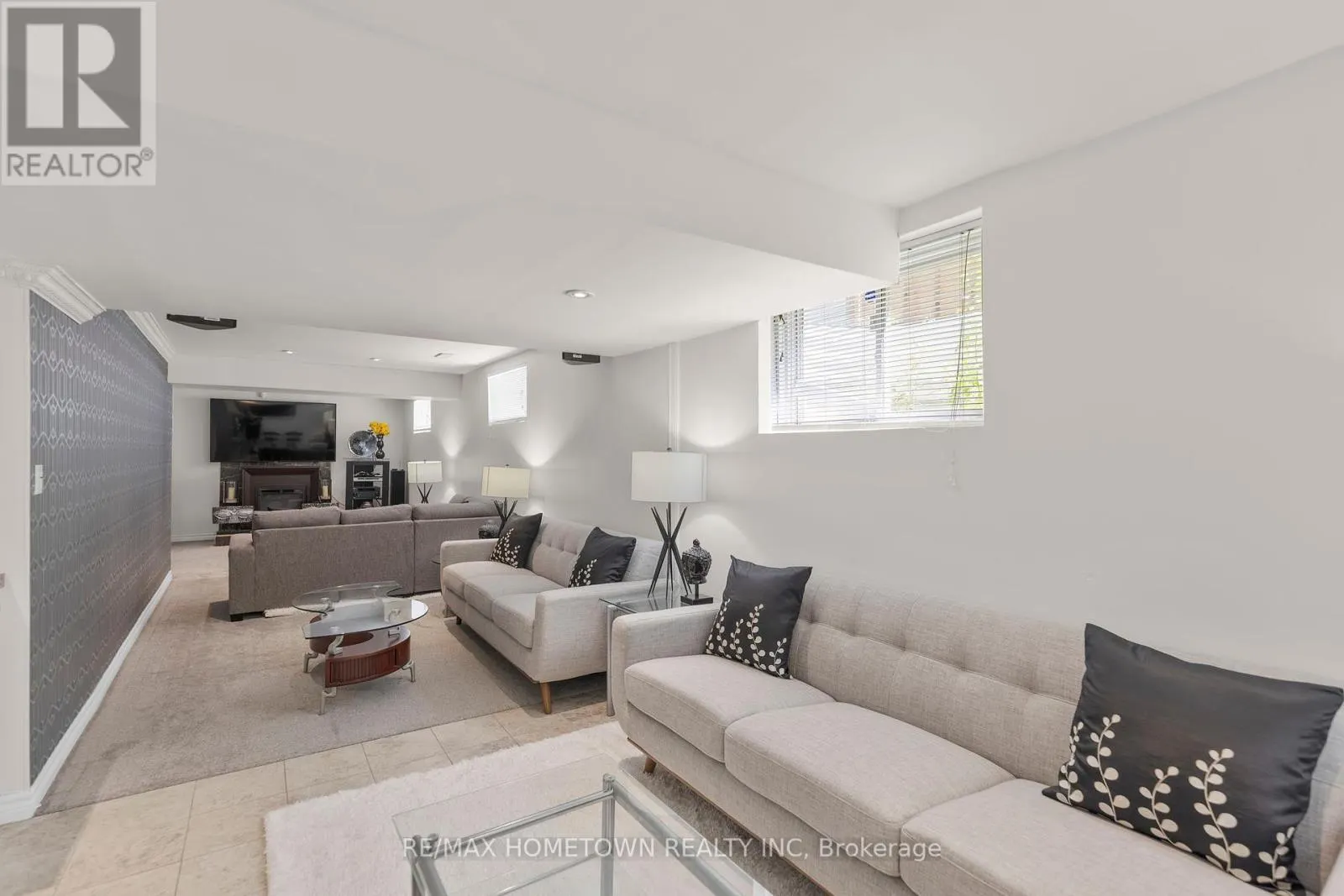 1020 CRESTWOOD DRIVE