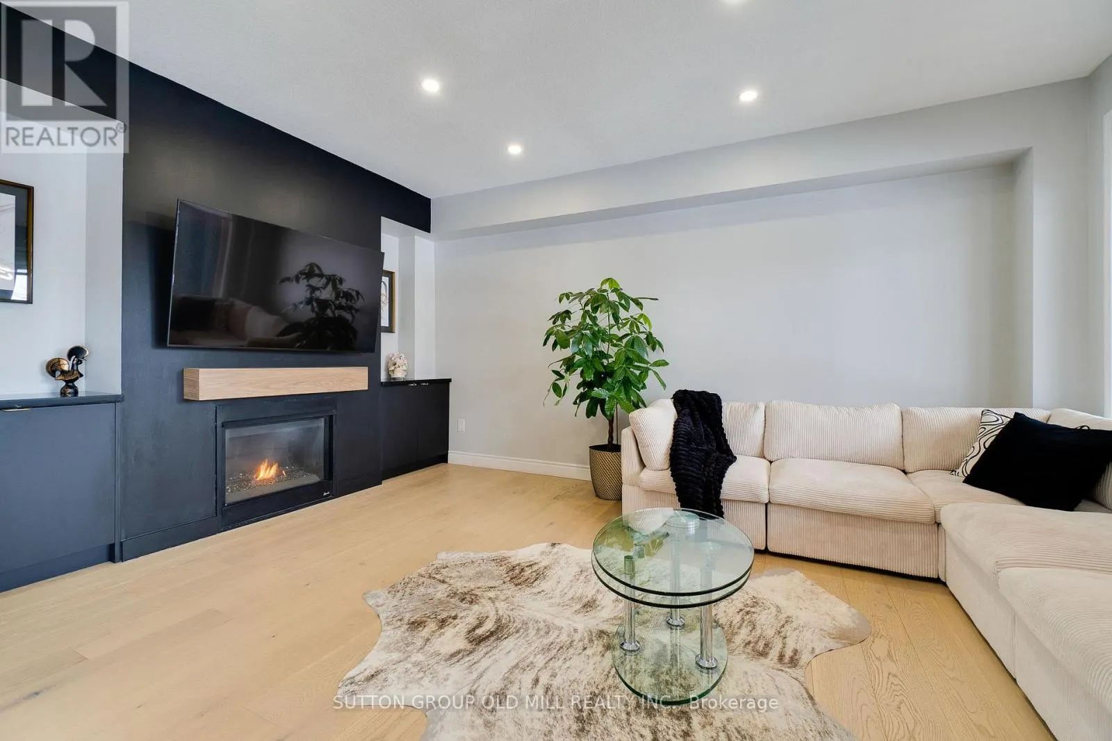 81 LARRY CRESCENT