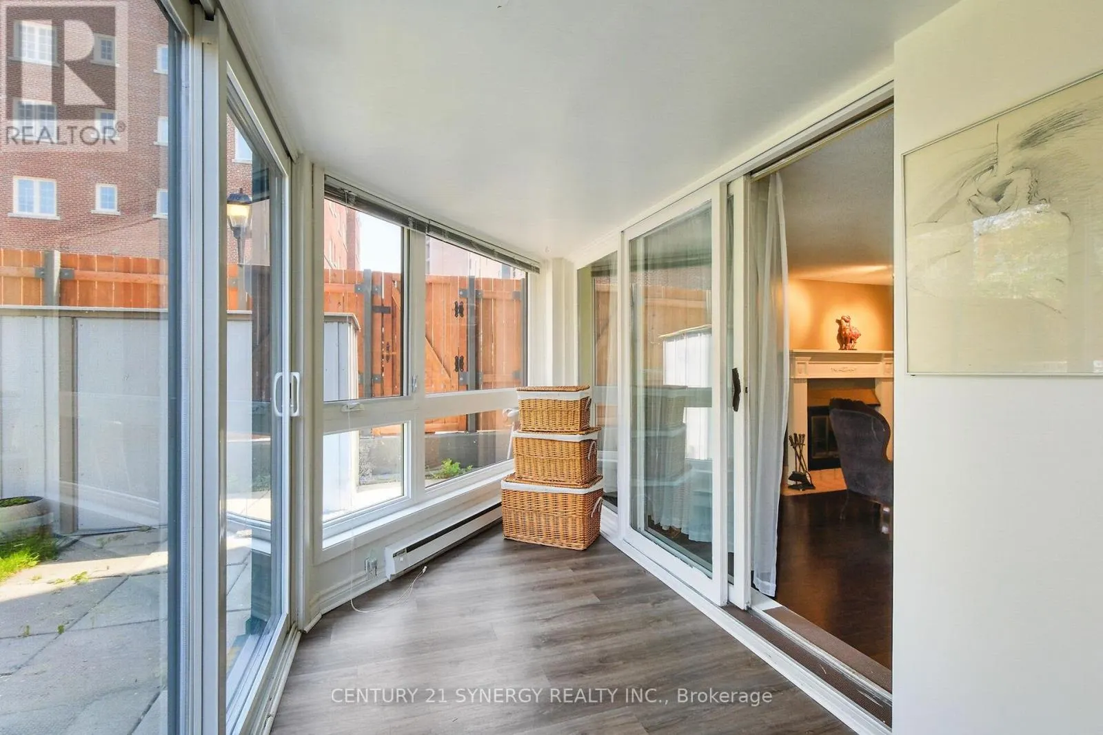 104 - 295 GILMOUR STREET
