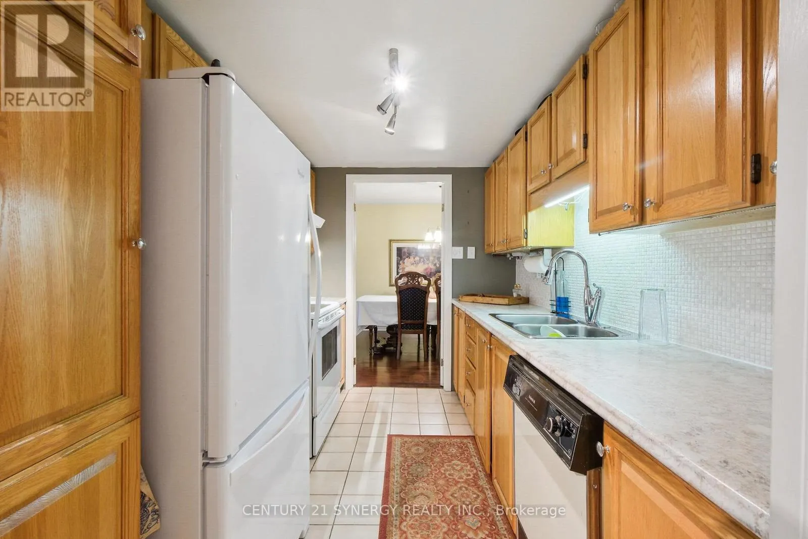 104 - 295 GILMOUR STREET