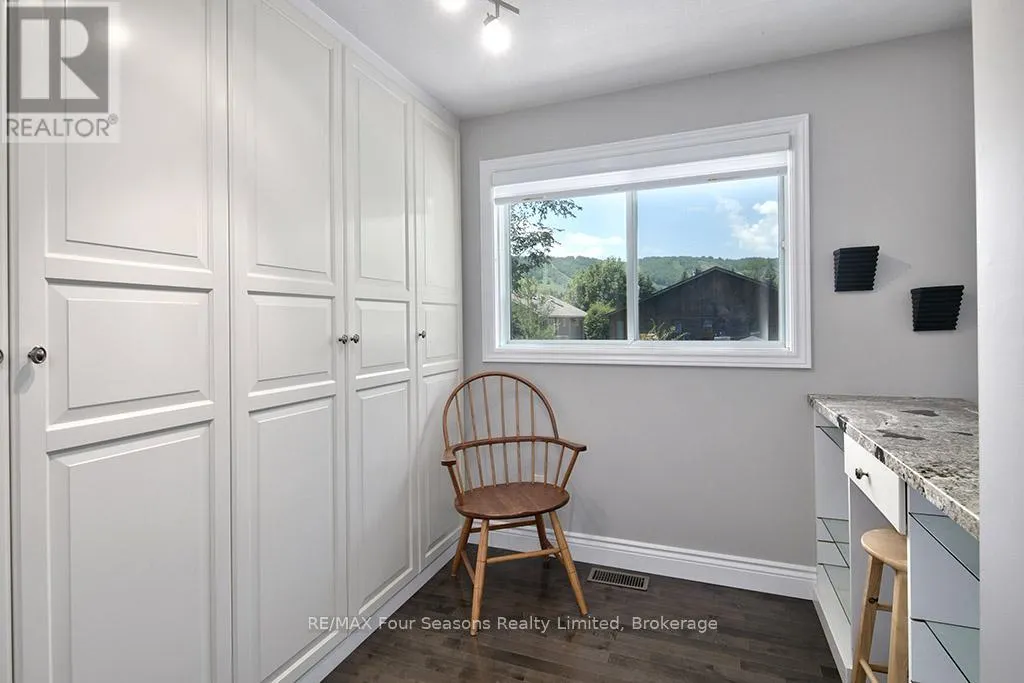 104 LAURIE'S COURT