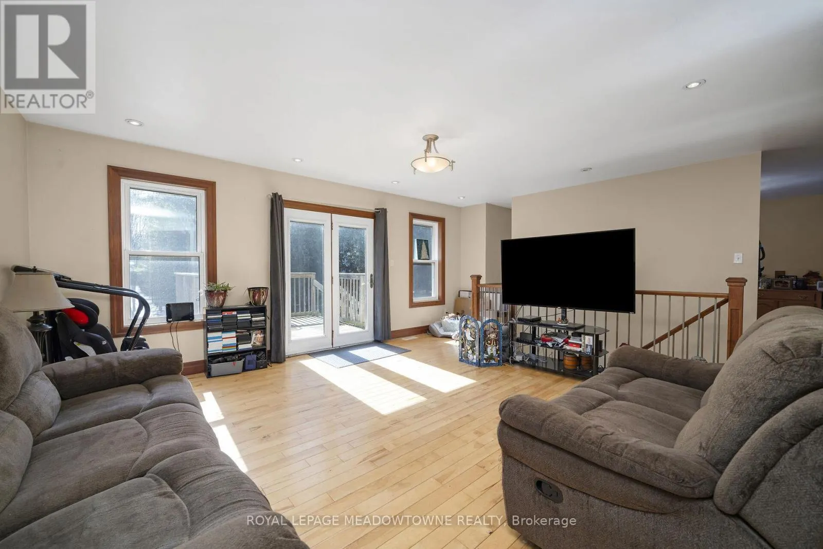 9341 SIDEROAD 9