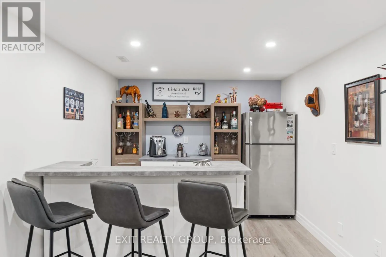 86 ESSEX DRIVE