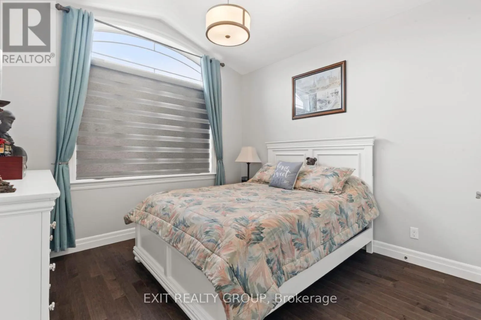 86 ESSEX DRIVE