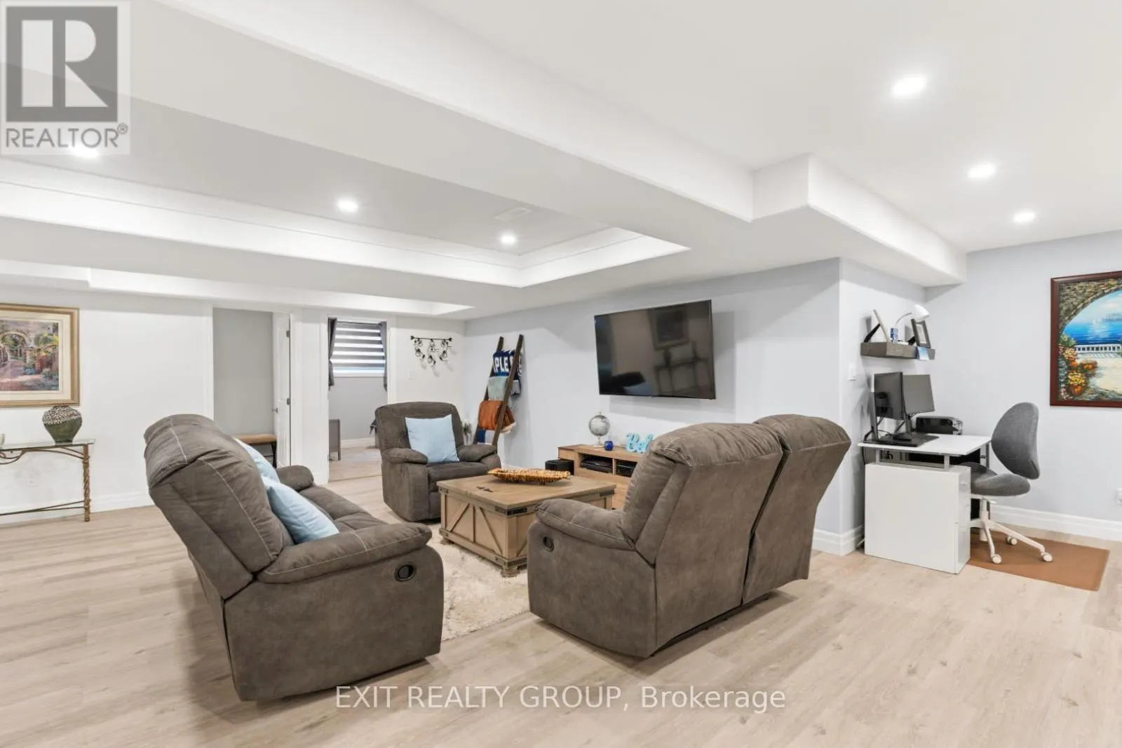 86 ESSEX DRIVE