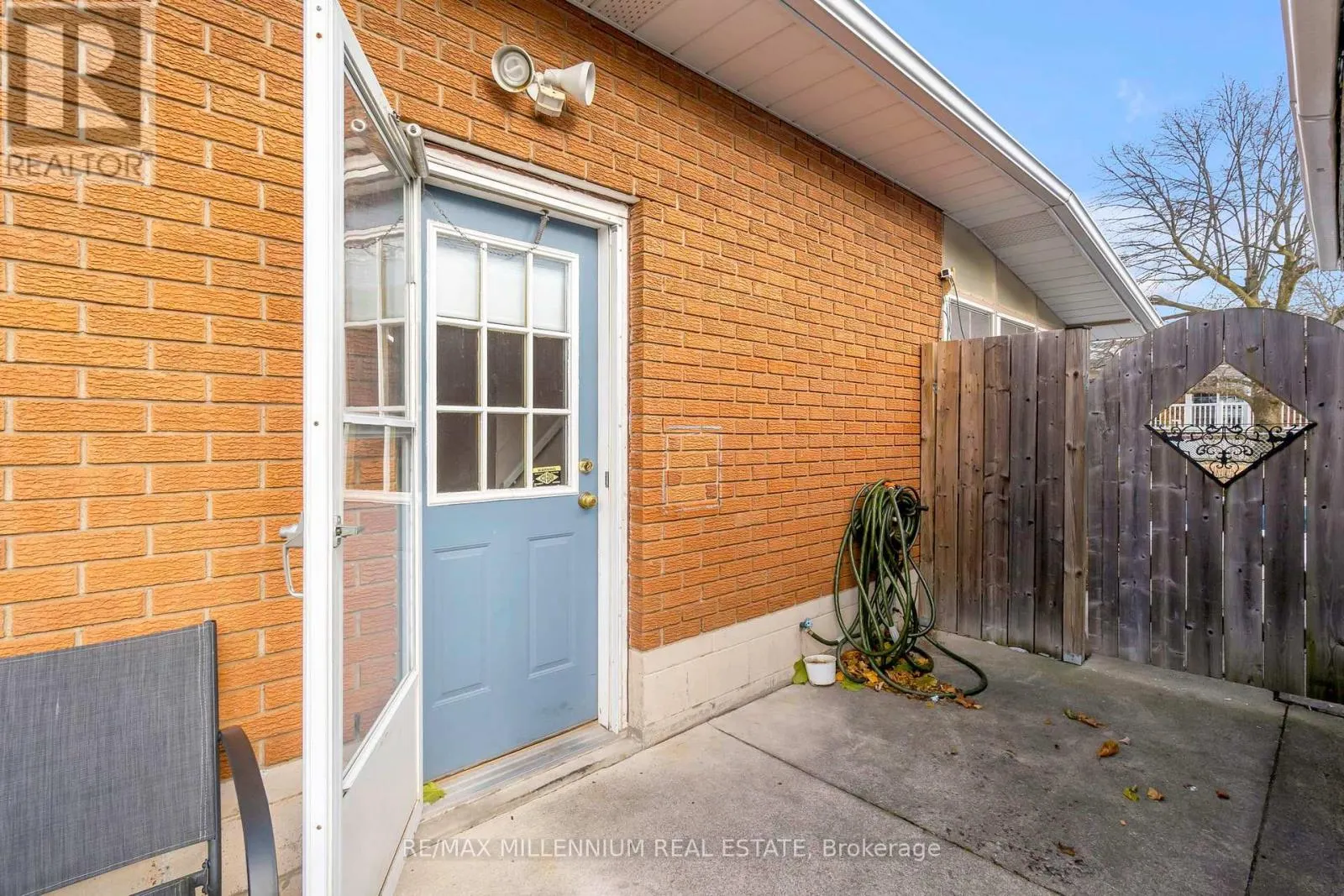 MAIN - 398 KERMAN AVENUE
