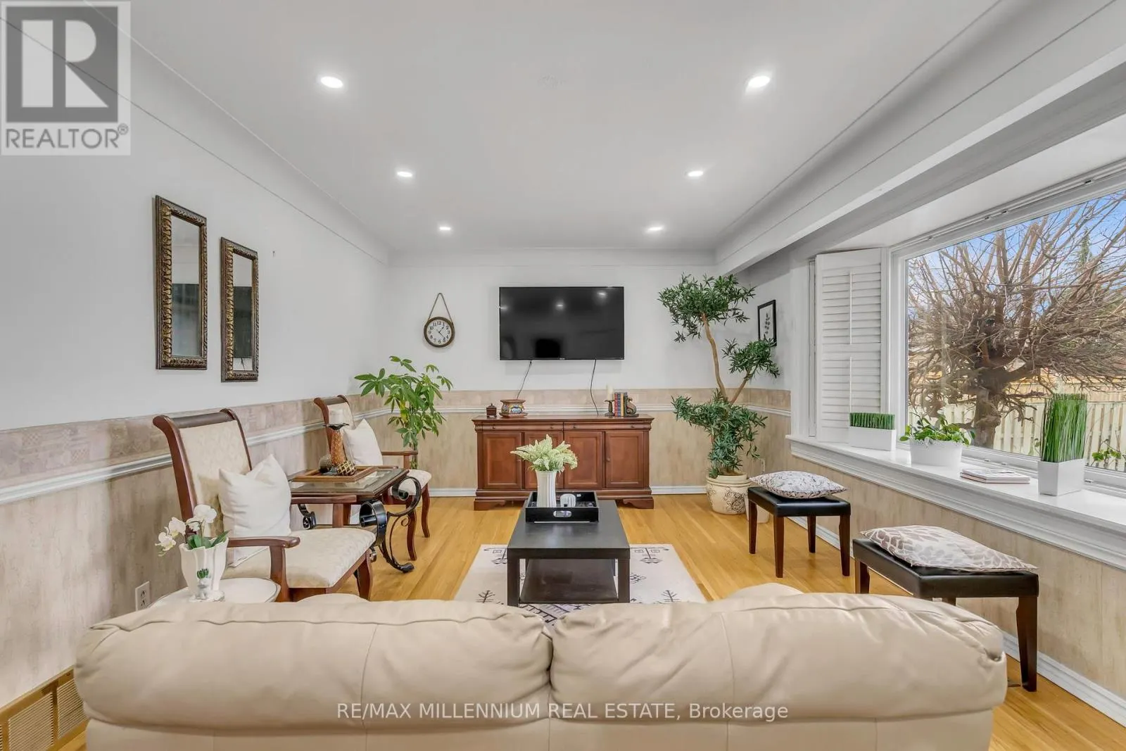 MAIN - 398 KERMAN AVENUE