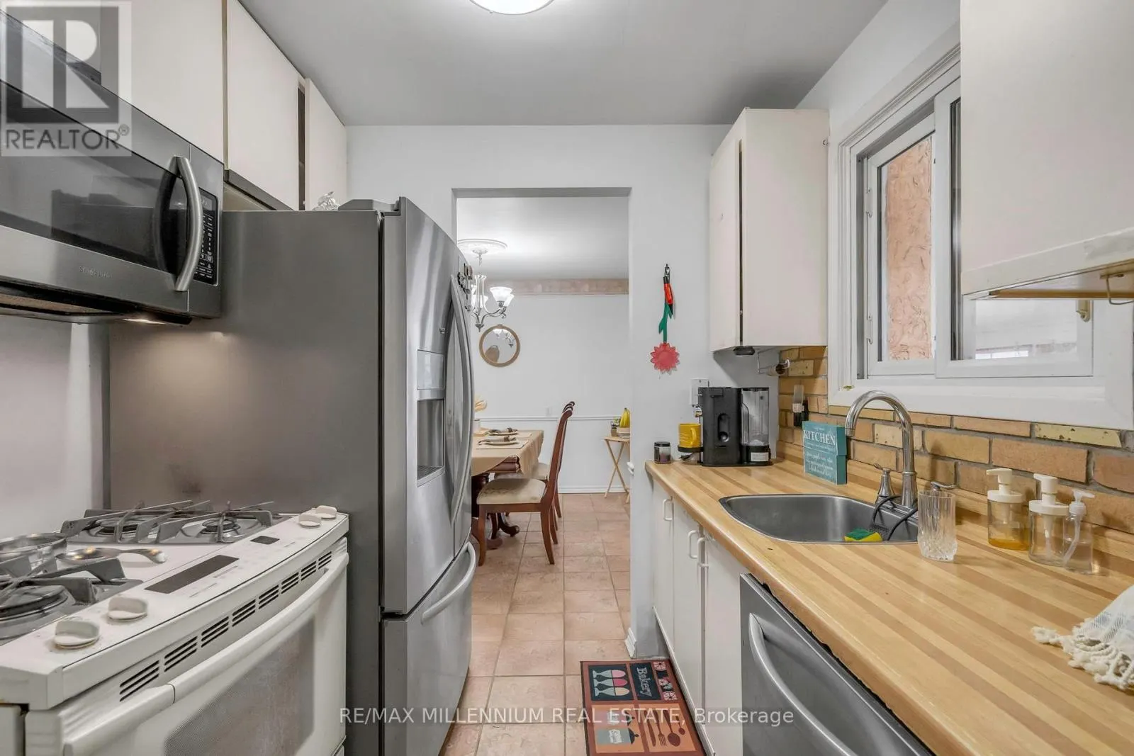 MAIN - 398 KERMAN AVENUE