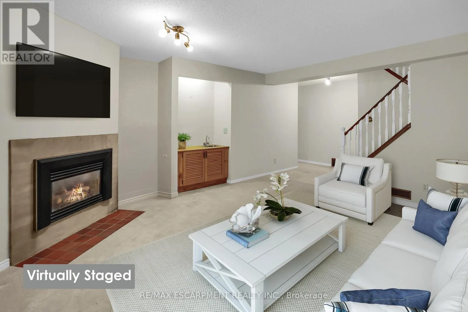 23 ROBINSON STREET N