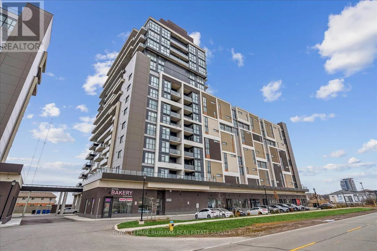 806 - 550 NORTH SERVICE ROAD