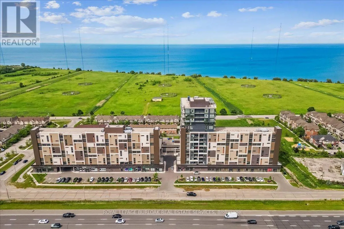 806 - 550 NORTH SERVICE ROAD