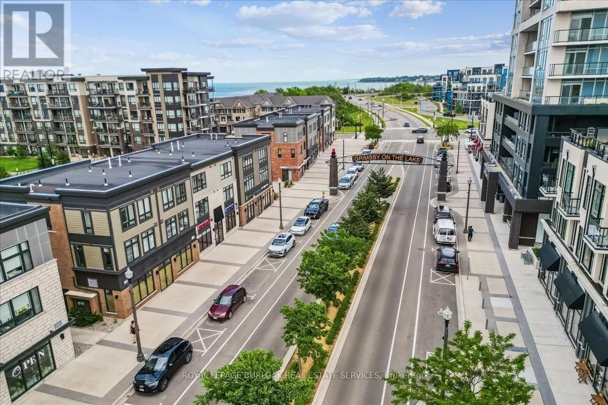 806 - 550 NORTH SERVICE ROAD