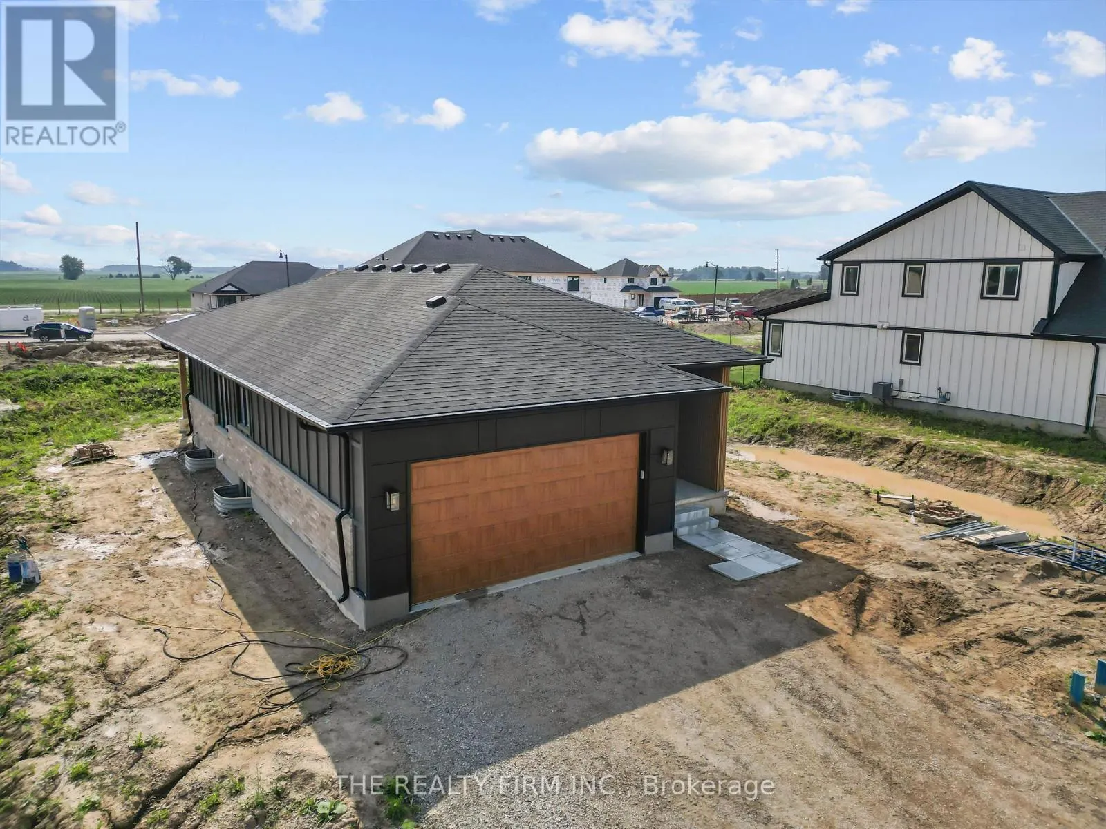 173 RENAISSANCE DRIVE NW