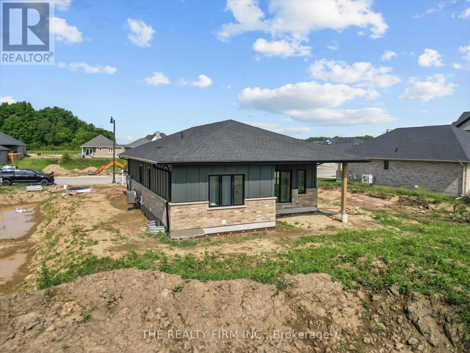 173 RENAISSANCE DRIVE NW