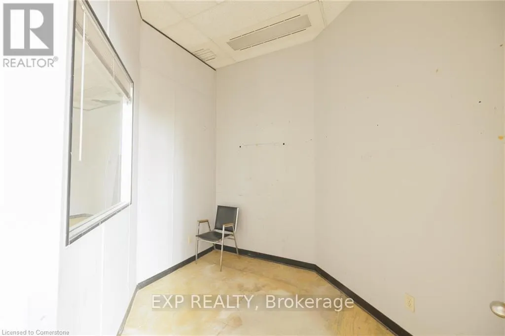 110 - 30 DUKE STREET W