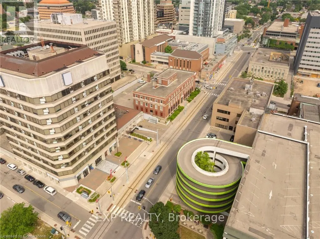 110 - 30 DUKE STREET W