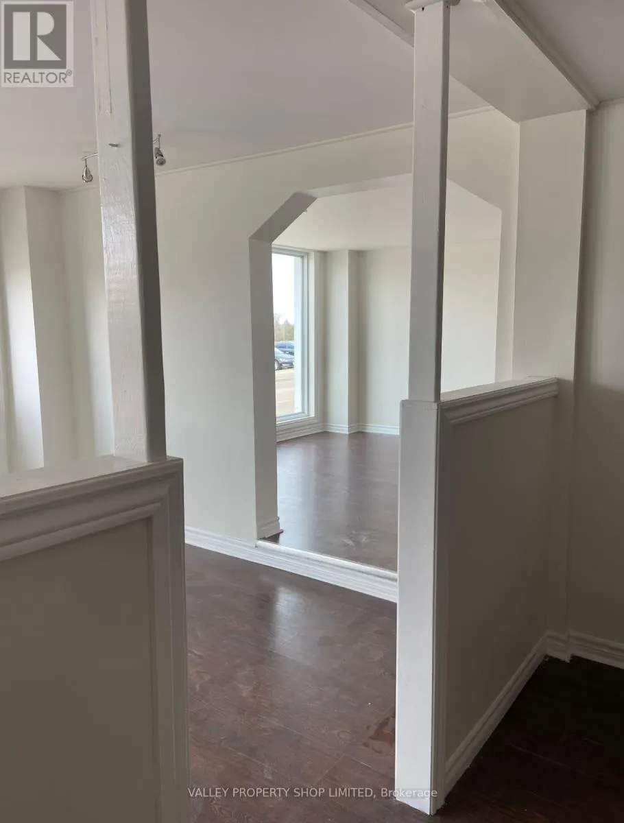 472 PEMBROKE STREET E