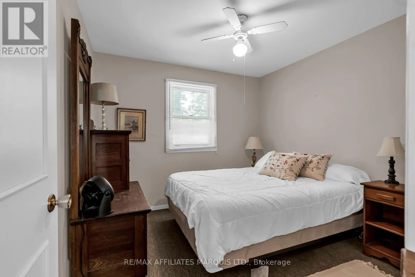 20824 SOUTH SERVICE ROAD