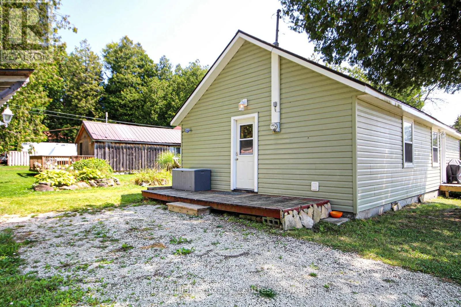 4 WOODSTOCK AVENUE