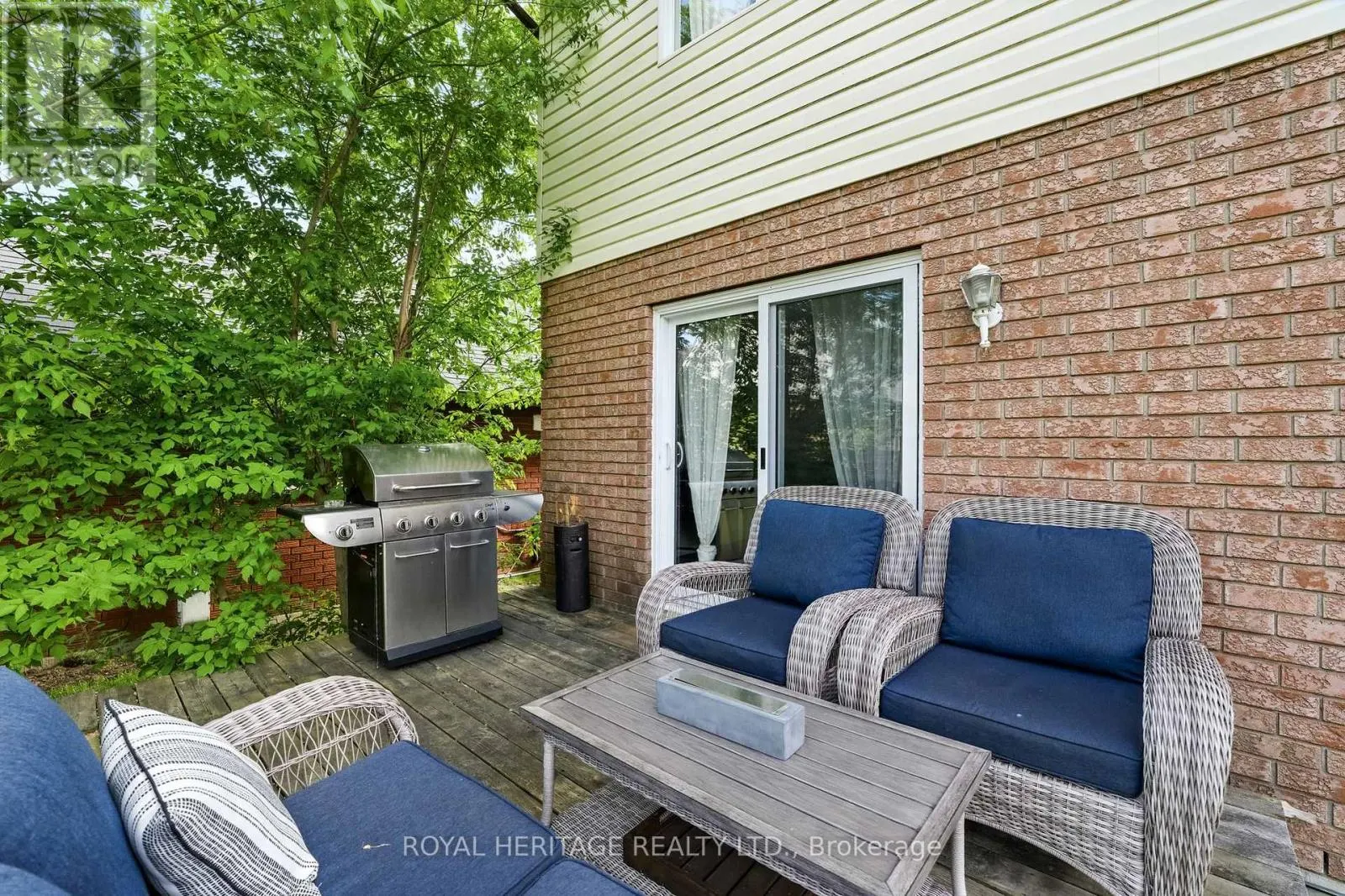 83 PINNACLE STREET N
