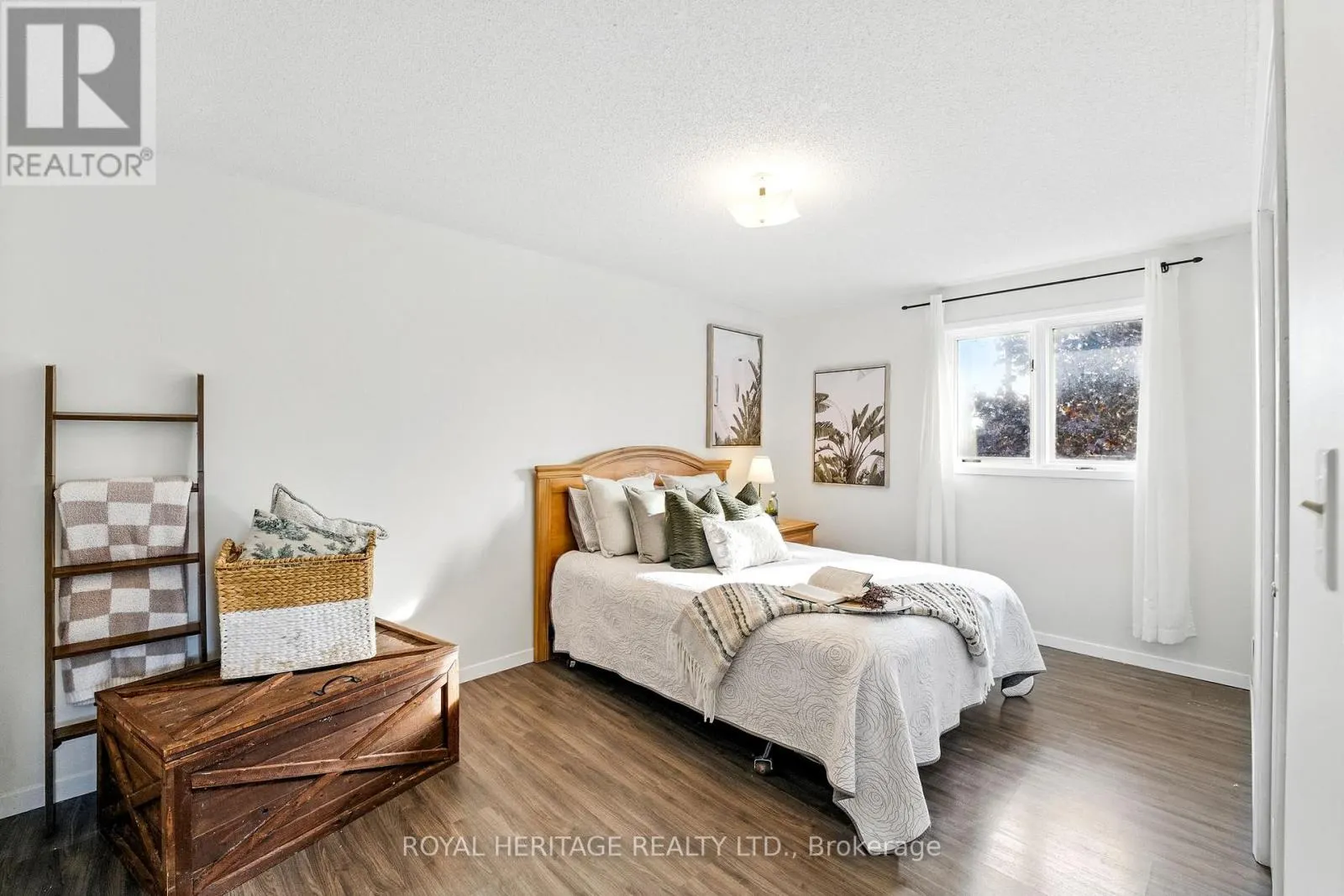 83 PINNACLE STREET N