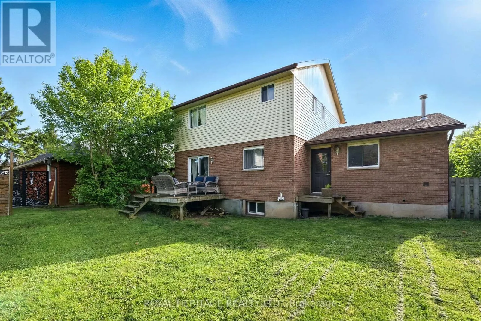83 PINNACLE STREET N