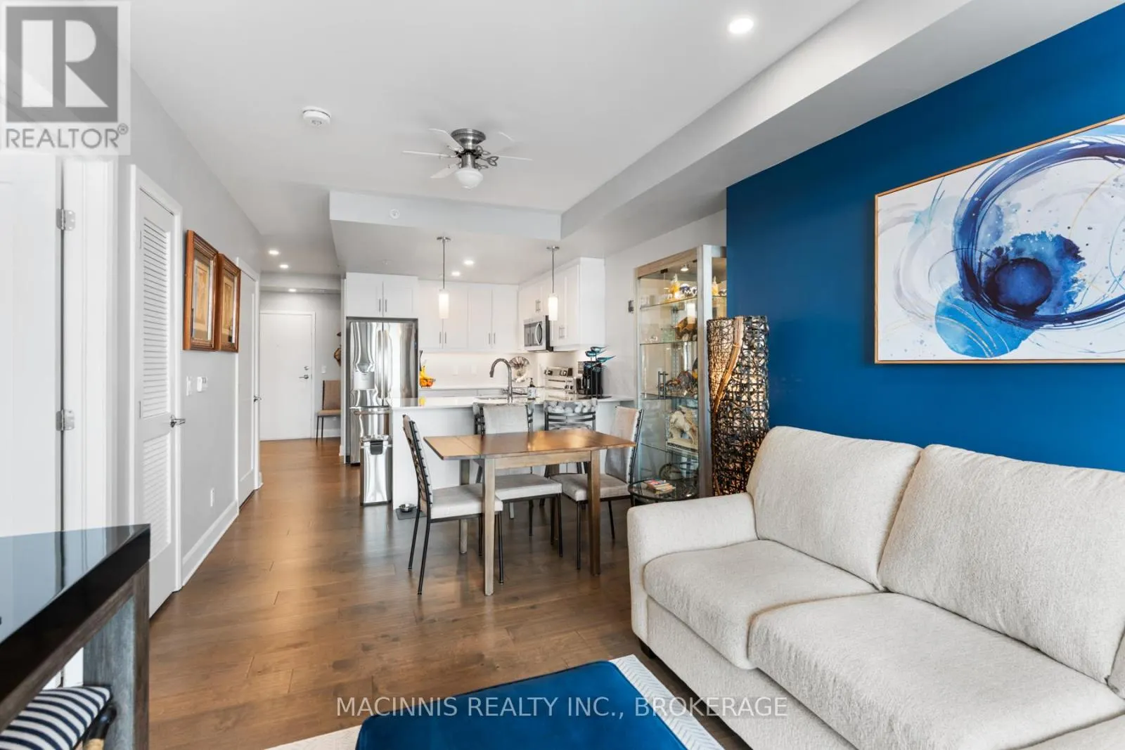 218 - 129 SOUTH STREET, #218