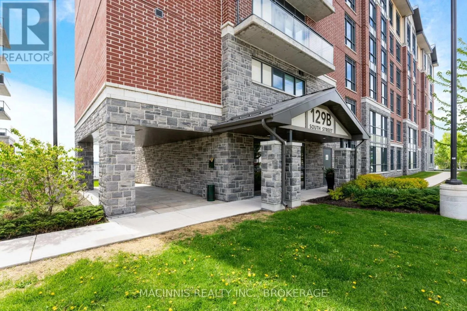 218 - 129 SOUTH STREET, #218