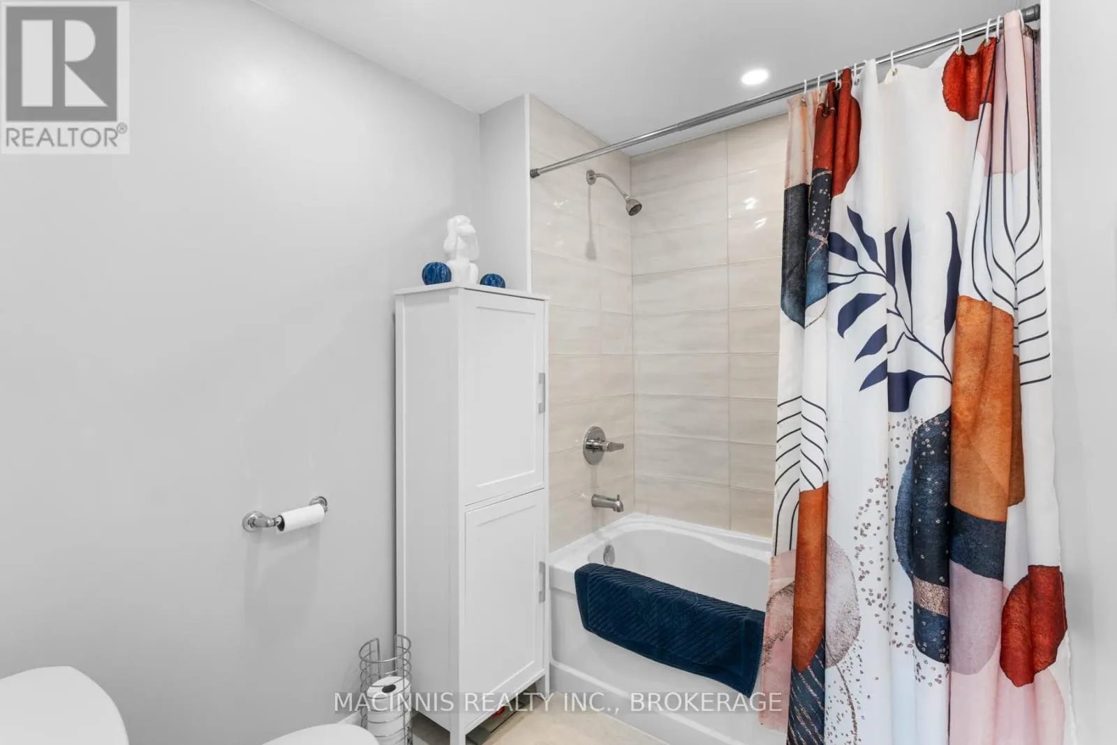 218 - 129 SOUTH STREET, #218