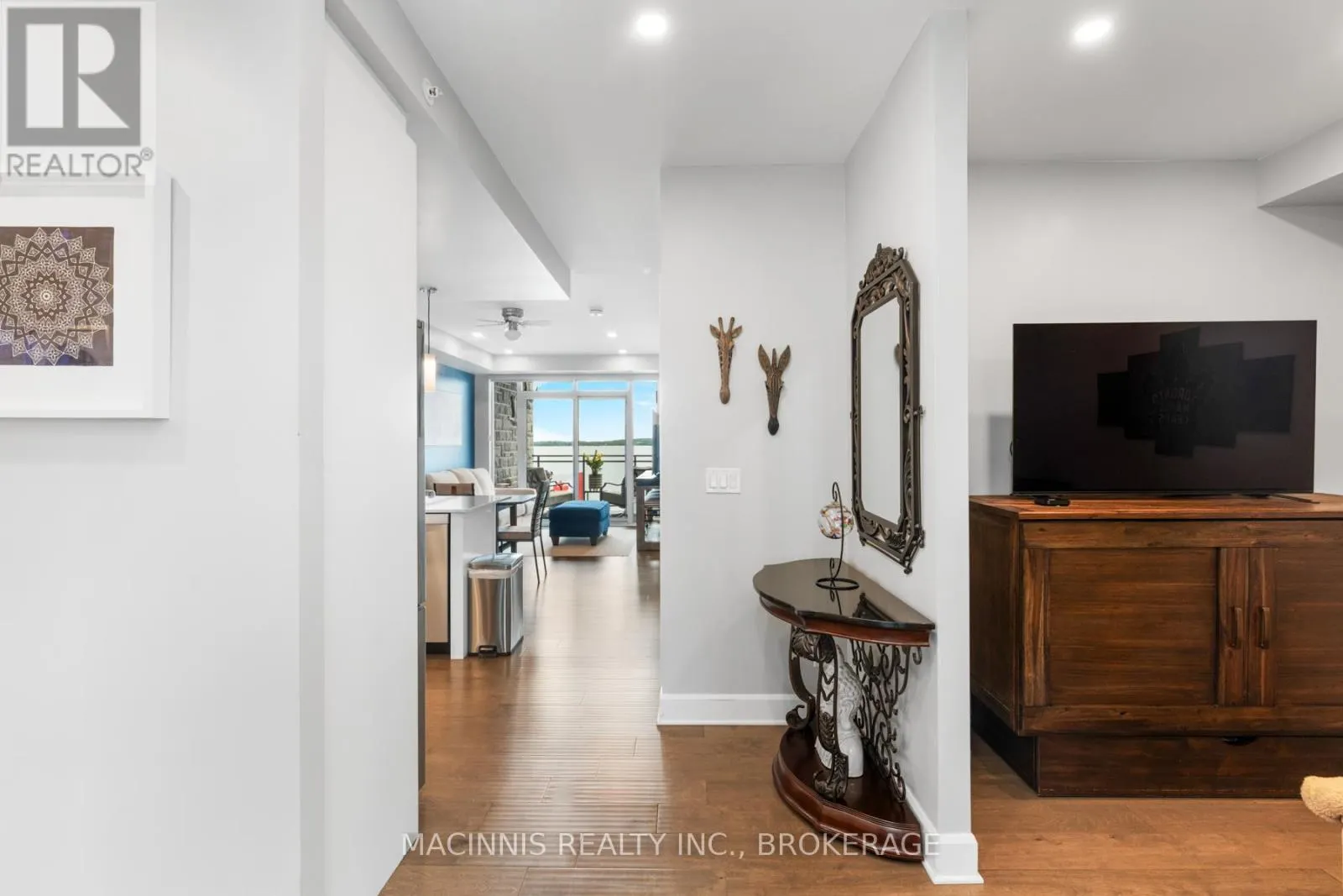 218 - 129 SOUTH STREET, #218