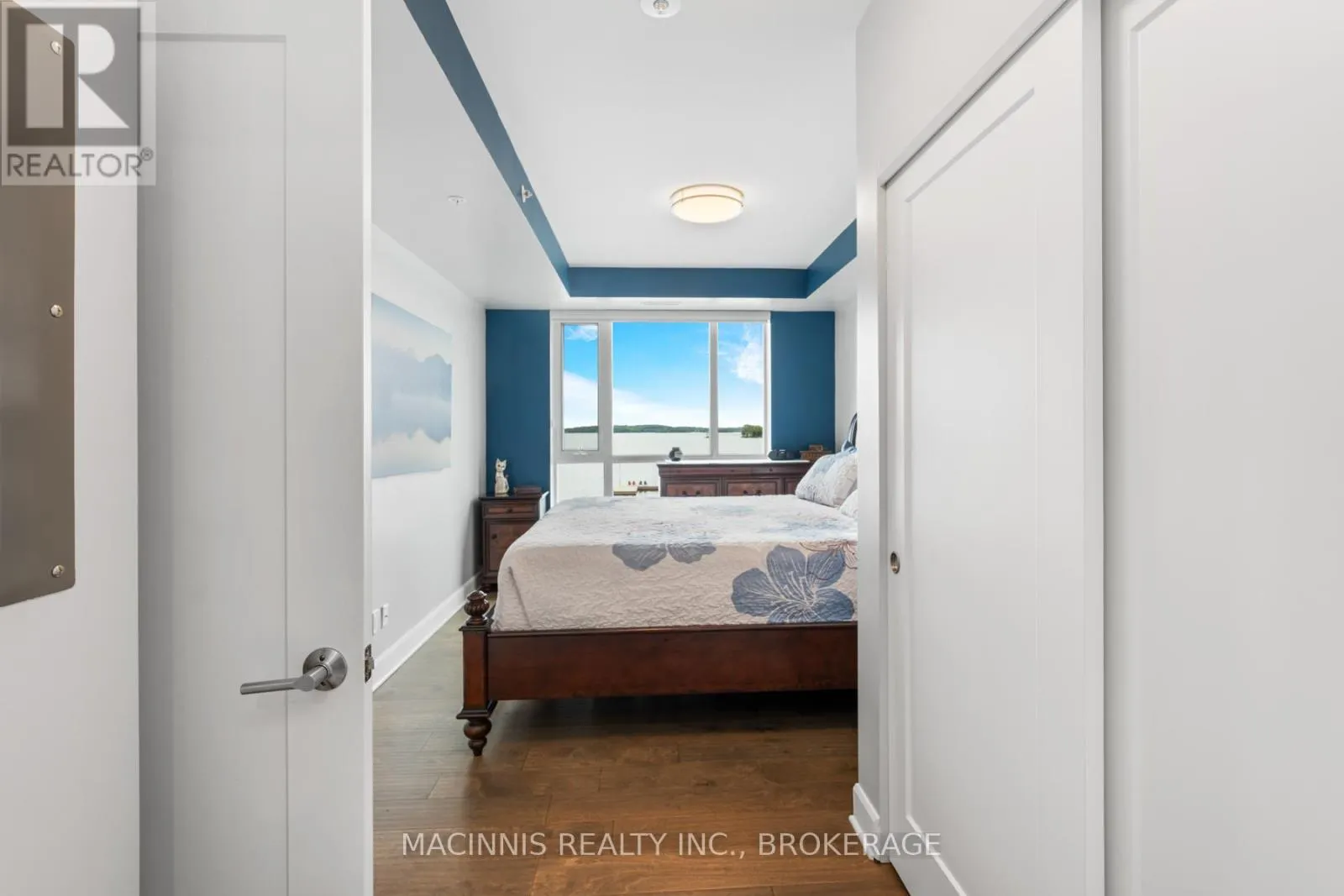 218 - 129 SOUTH STREET, #218