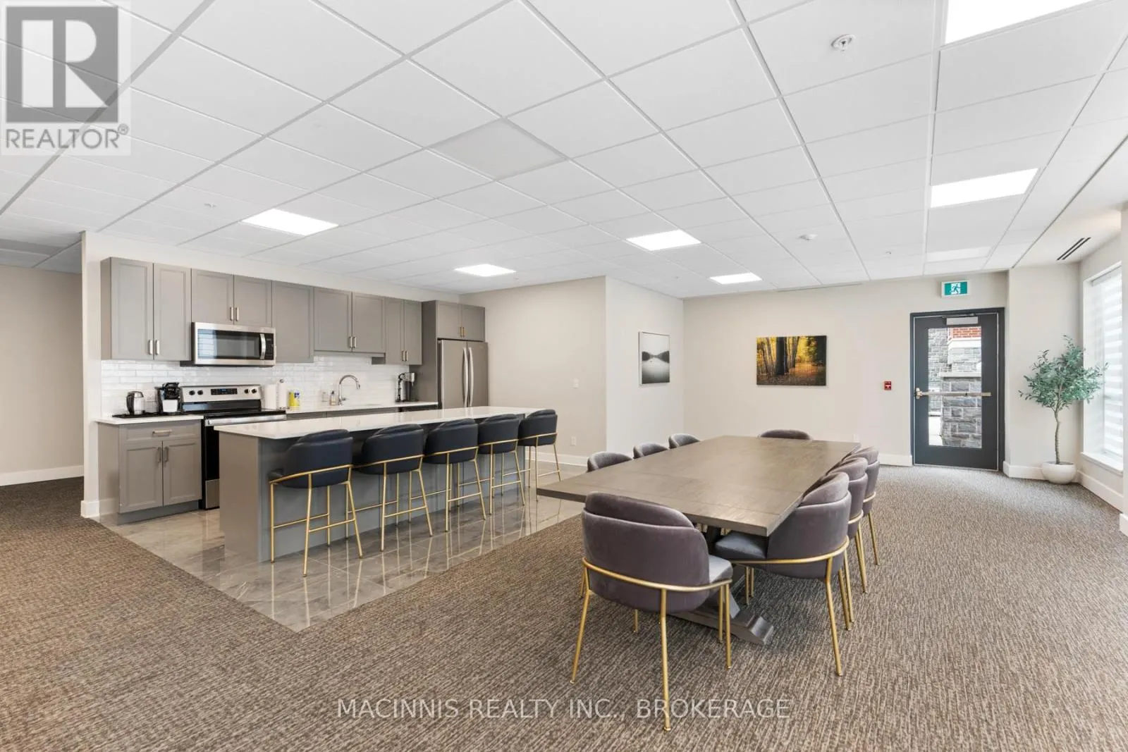 218 - 129 SOUTH STREET, #218
