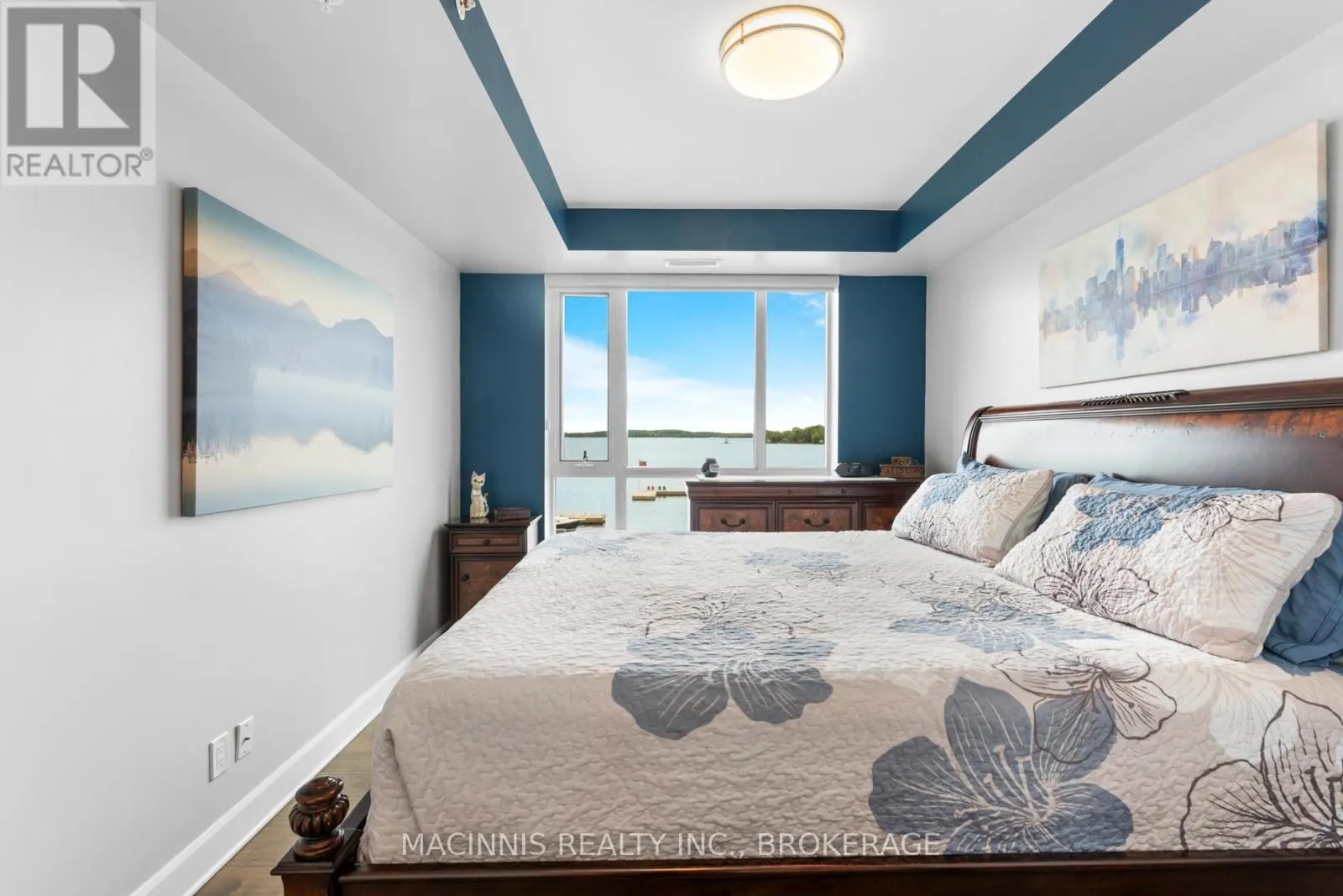 218 - 129 SOUTH STREET, #218
