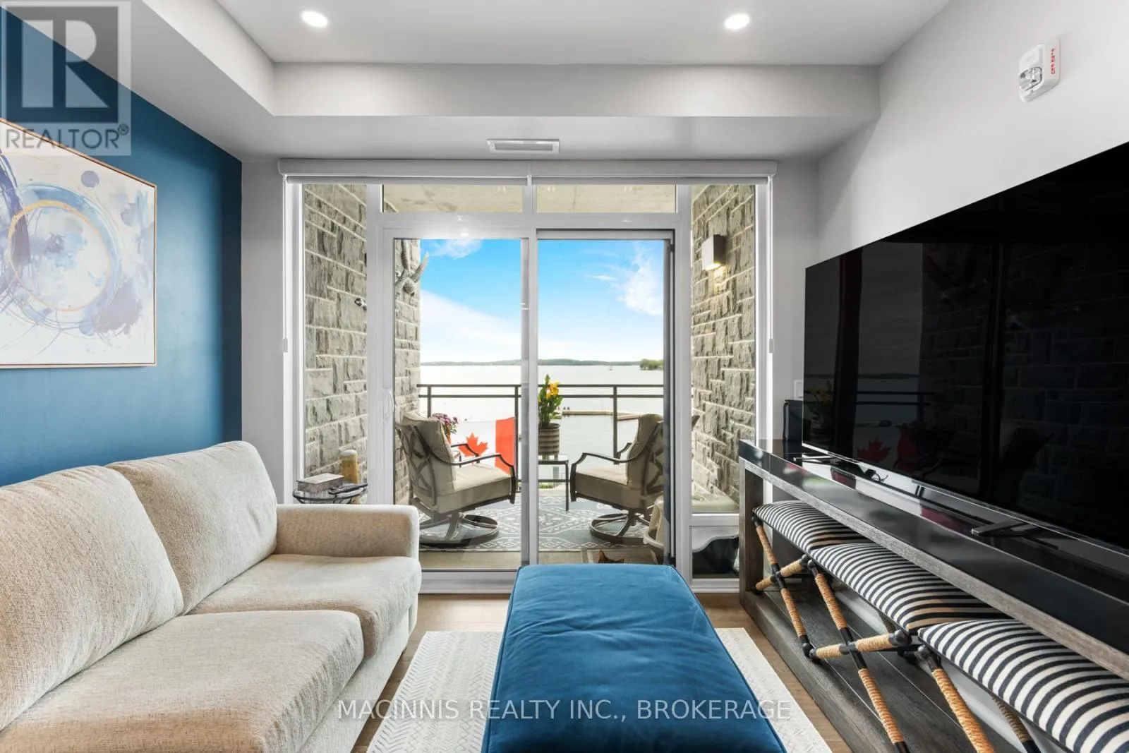 218 - 129 SOUTH STREET, #218