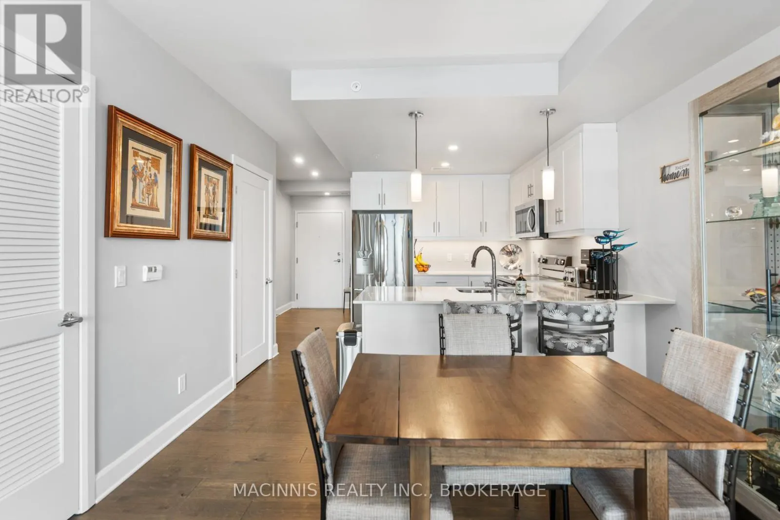 218 - 129 SOUTH STREET, #218