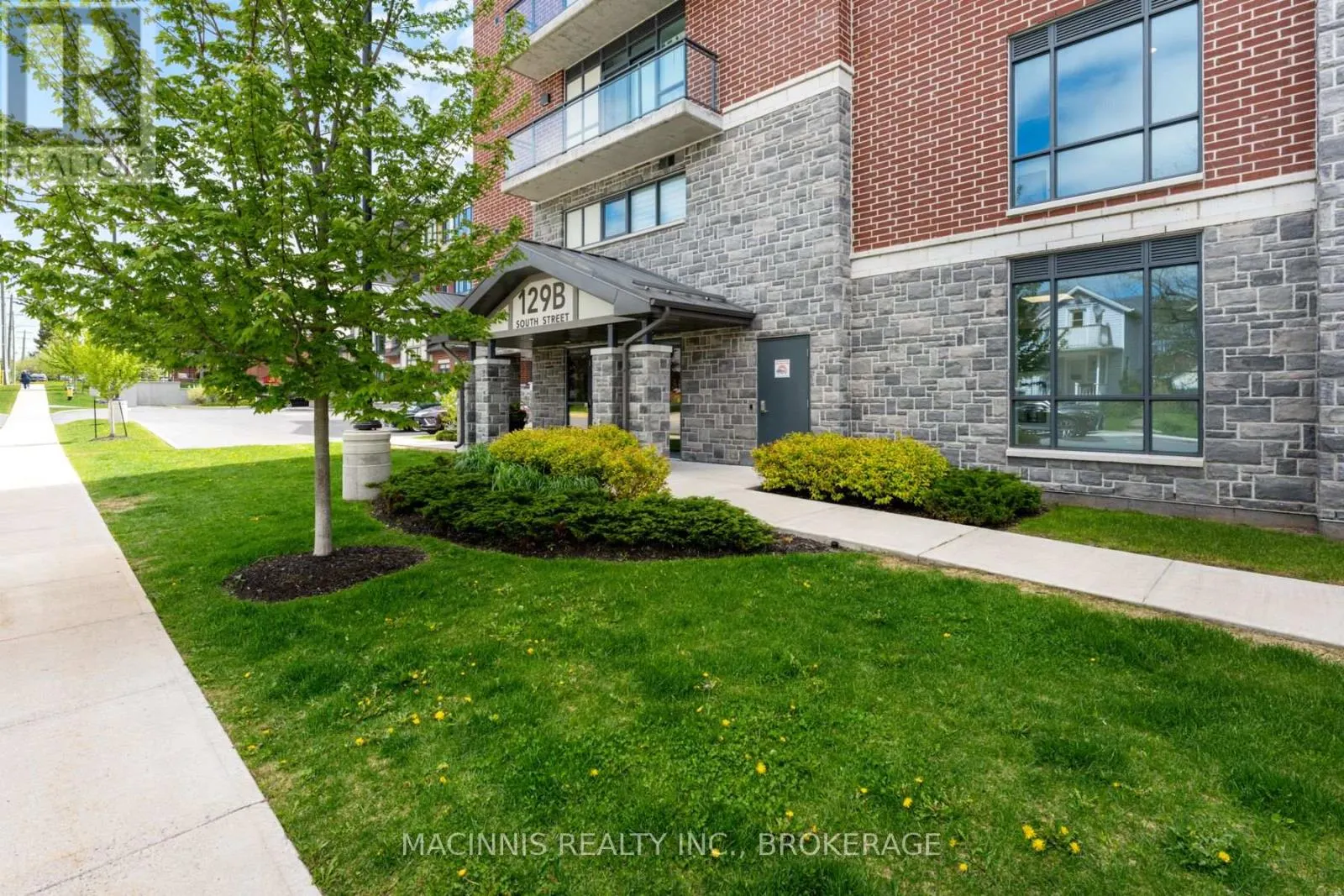 218 - 129 SOUTH STREET, #218