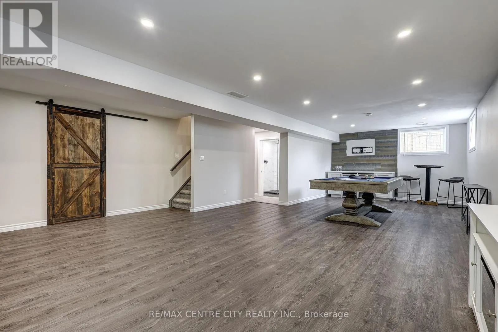 24 ACORN TRAIL