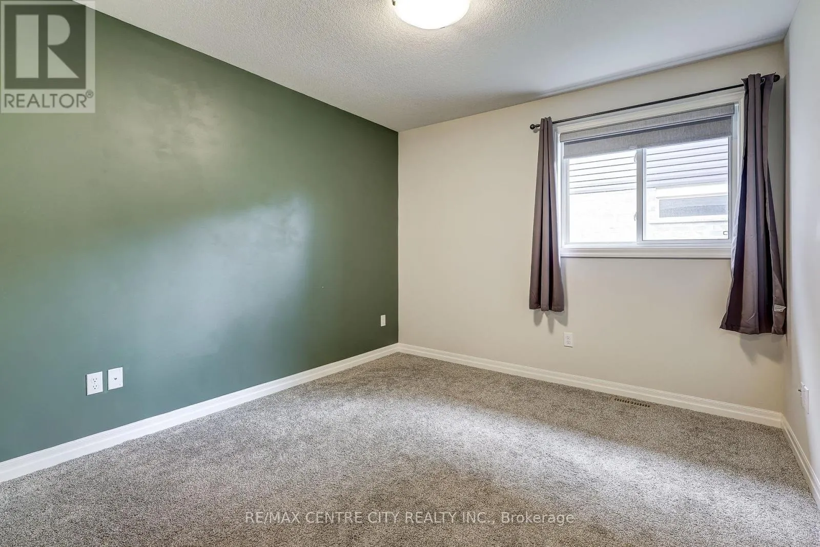 24 ACORN TRAIL