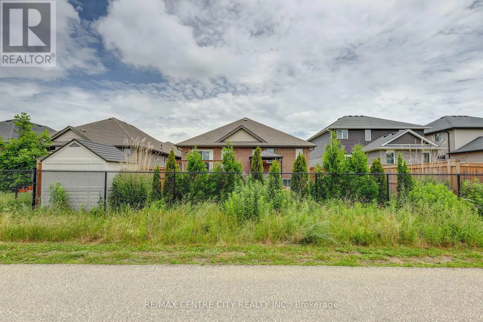 24 ACORN TRAIL