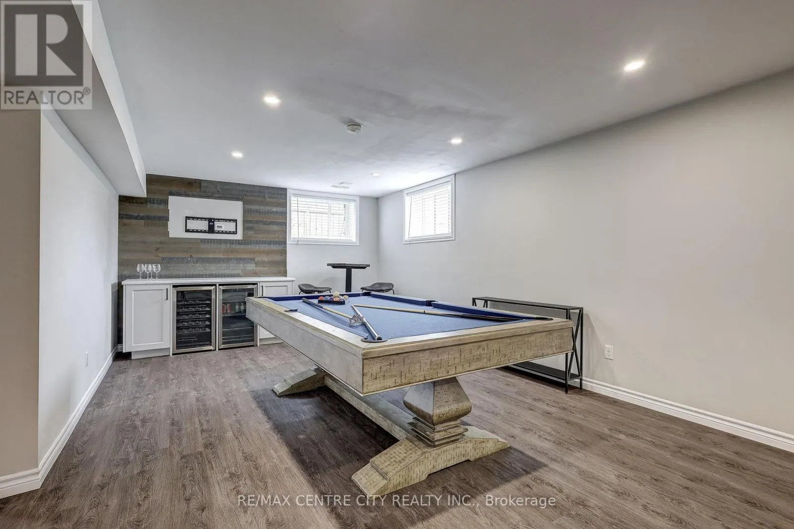 24 ACORN TRAIL