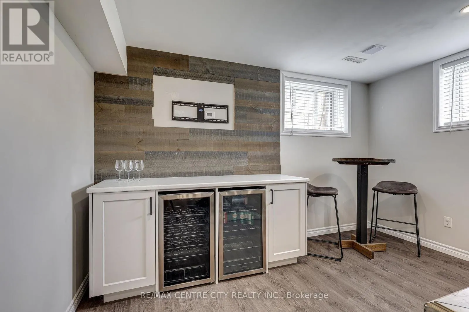 24 ACORN TRAIL