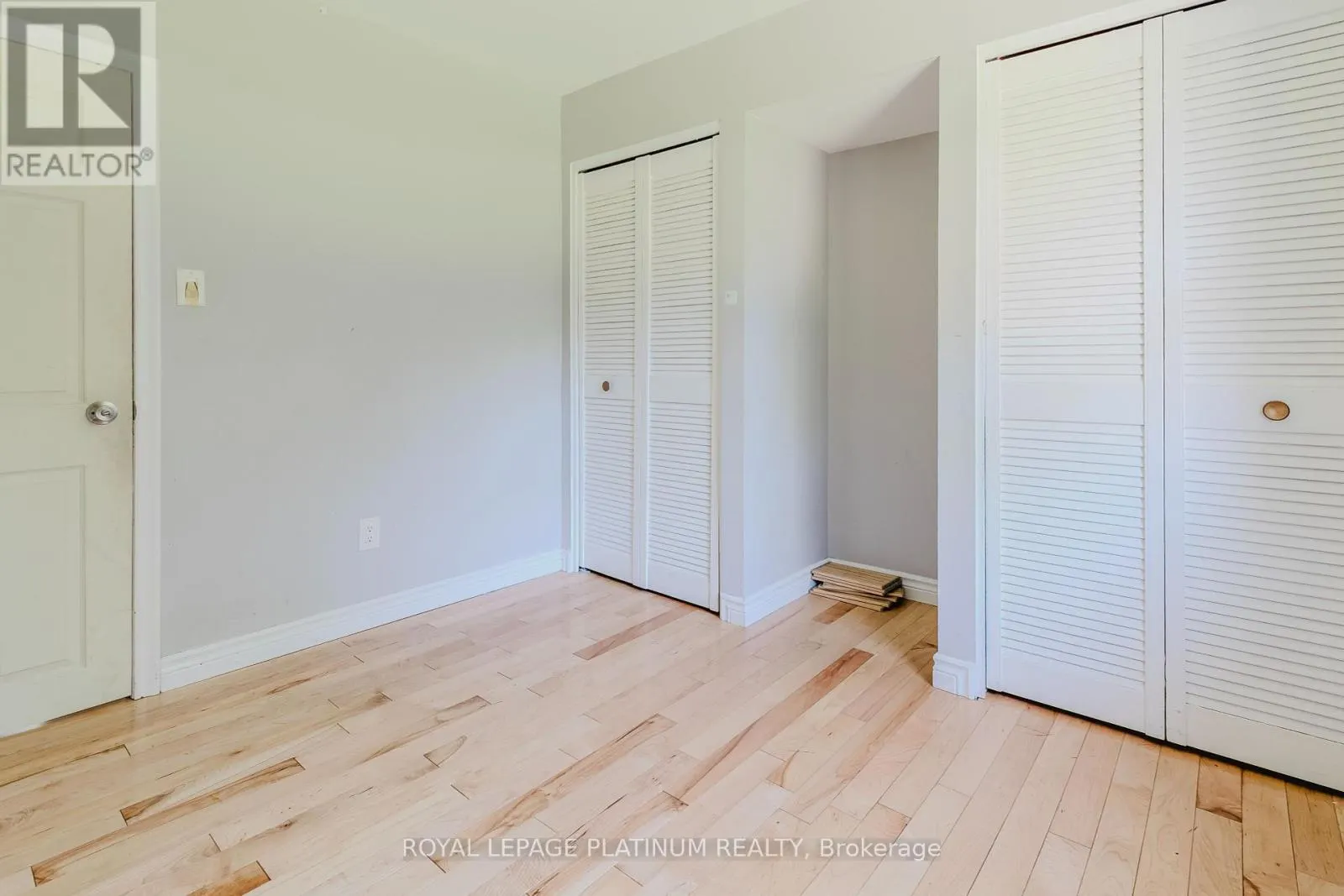 6 VARADI AVENUE