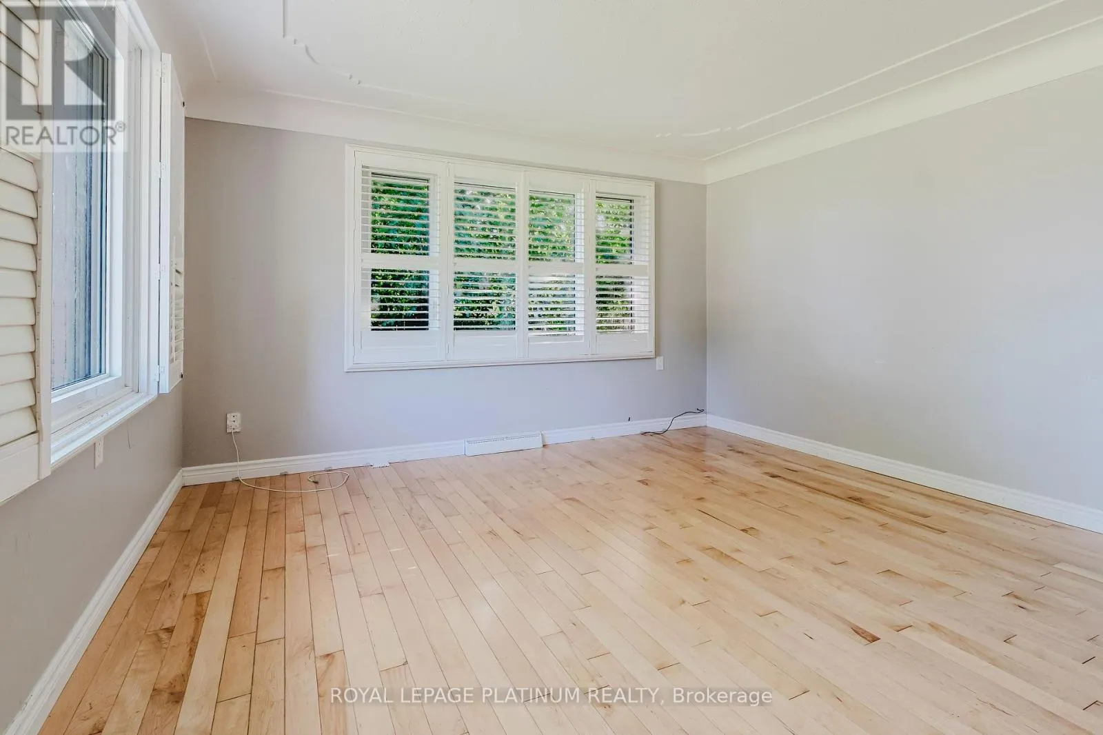 6 VARADI AVENUE