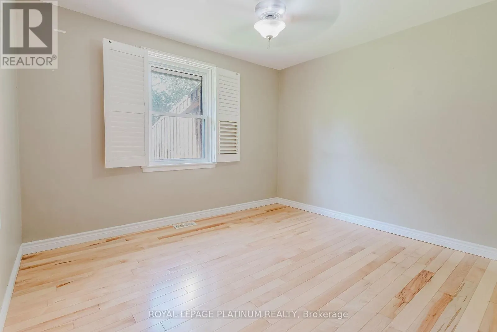 6 VARADI AVENUE