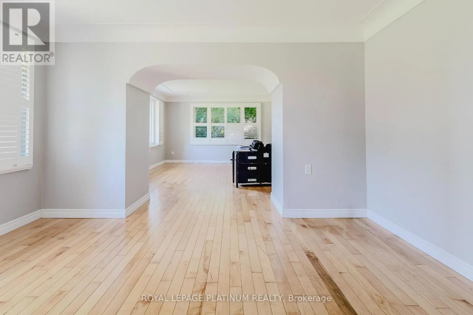 6 VARADI AVENUE