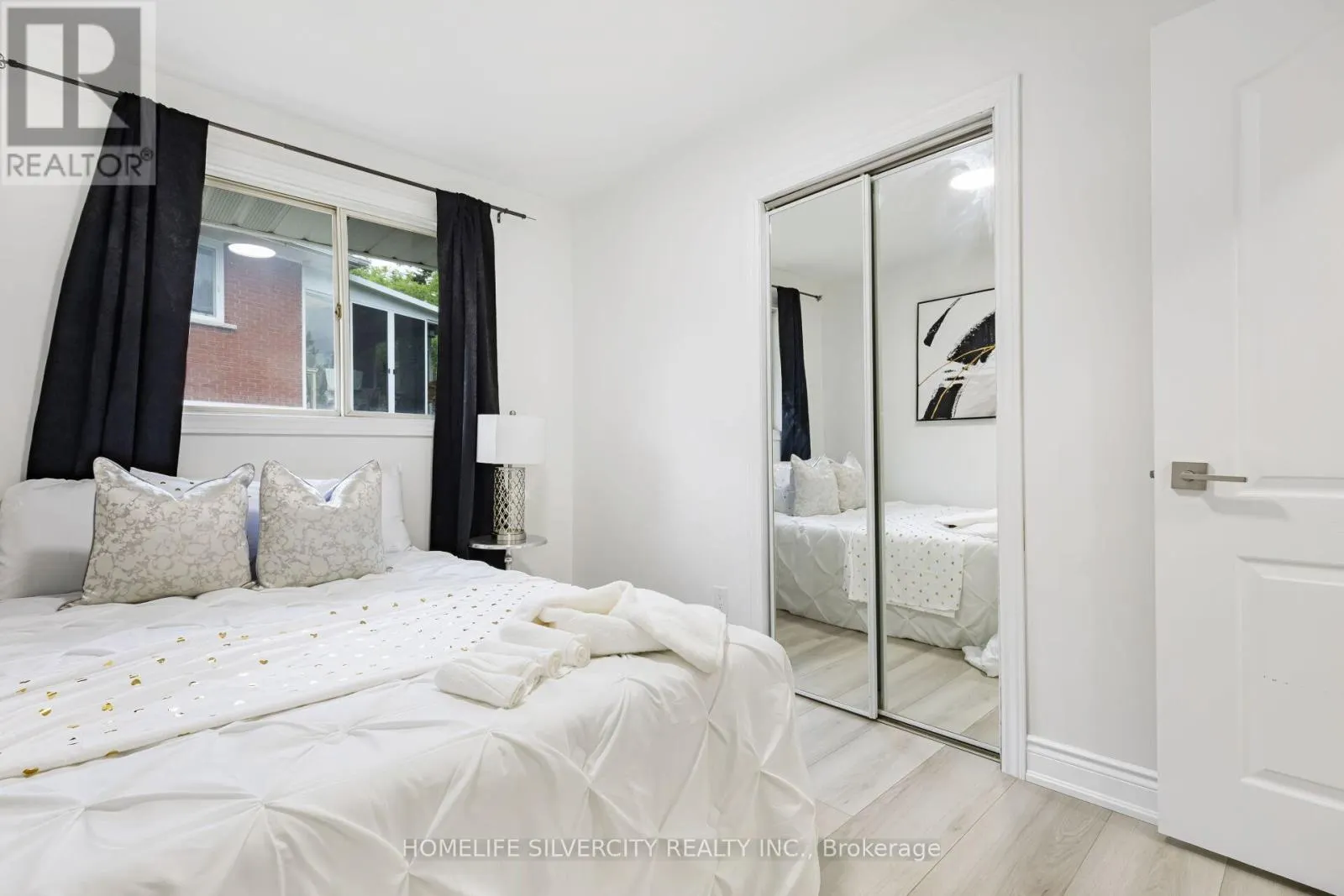 4 HIPEL AVENUE