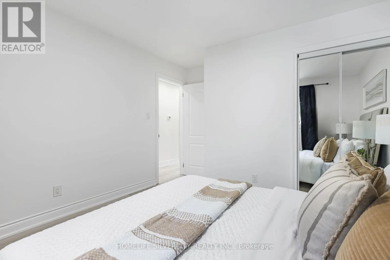 4 HIPEL AVENUE
