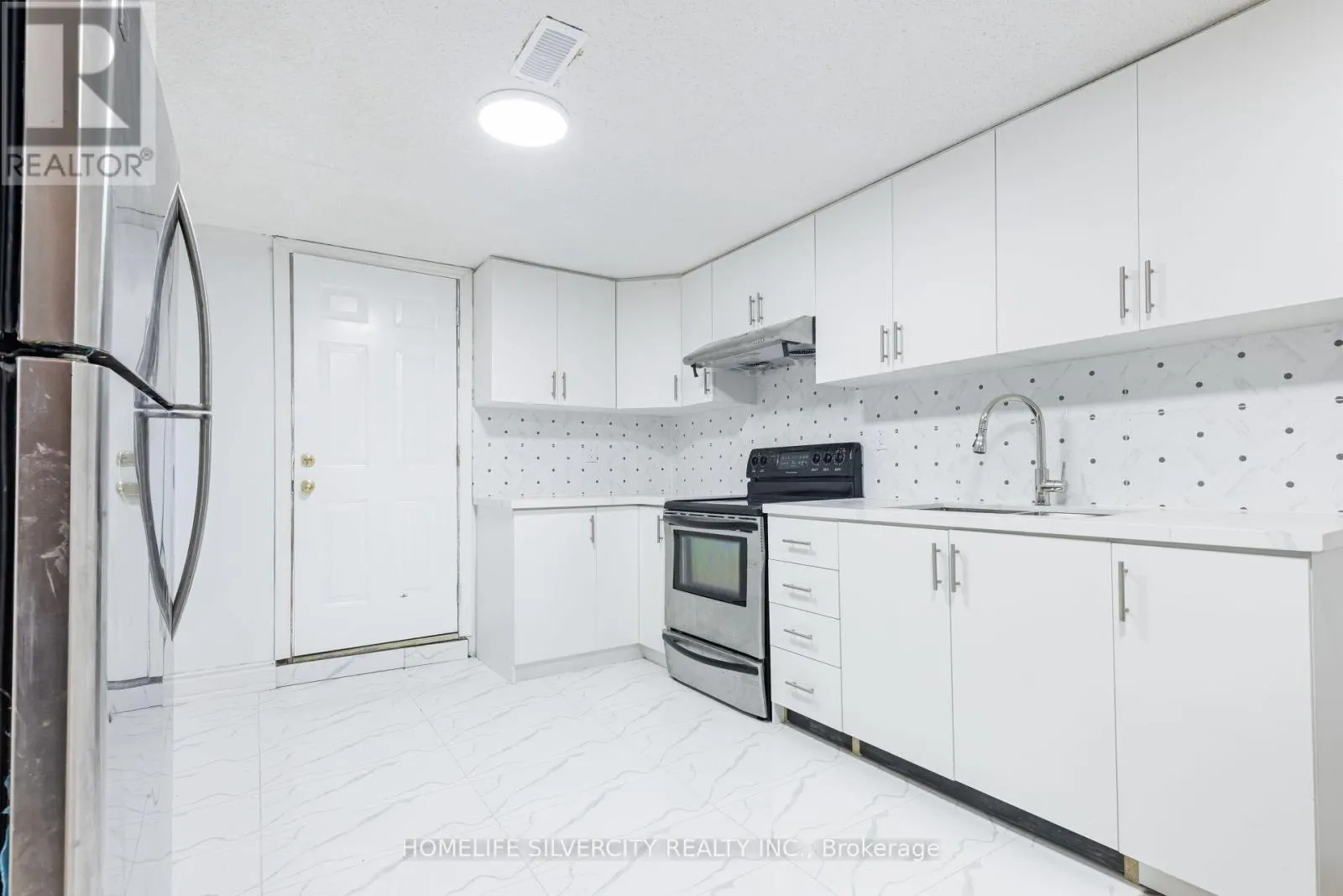4 HIPEL AVENUE