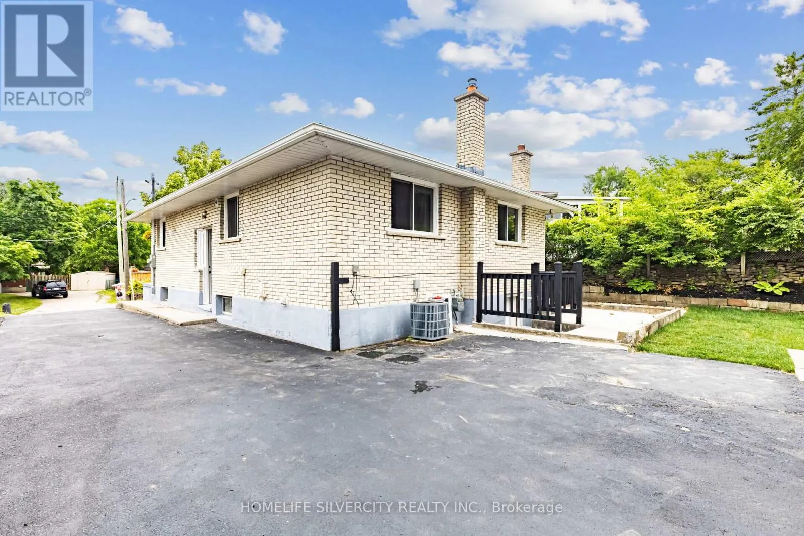 4 HIPEL AVENUE